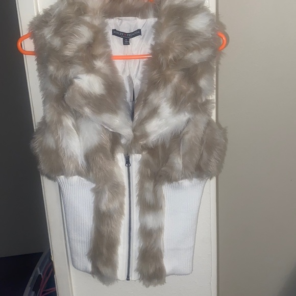 Vest - Picture 1 of 1